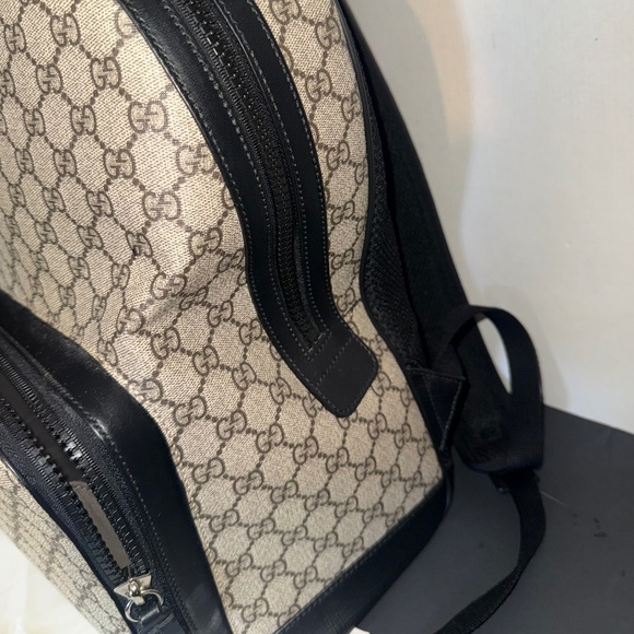 Men's Gucci GG Supreme Large Canvas/Calfskin Exterior Backpack - Picture 6 of 16